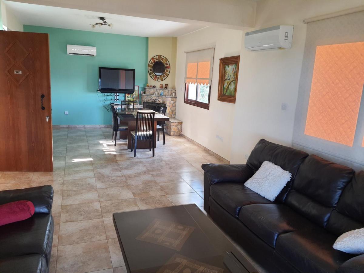 Joanna Sunset Apts Pomos Exterior foto