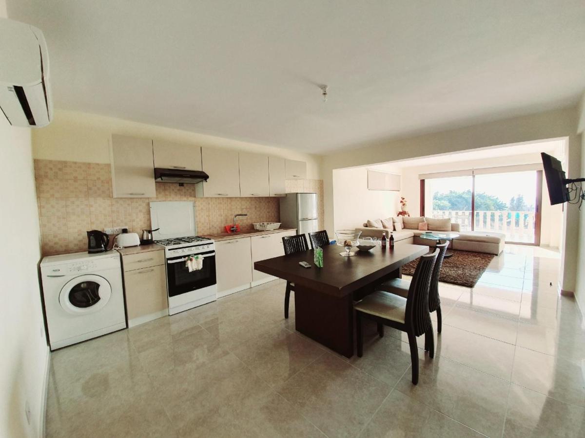 Joanna Sunset Apts Pomos Exterior foto